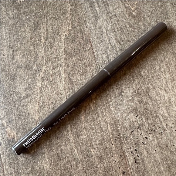 MAC Photogravure Technakohl Liner Eyeliner - New Without Box - Picture 1 of 10